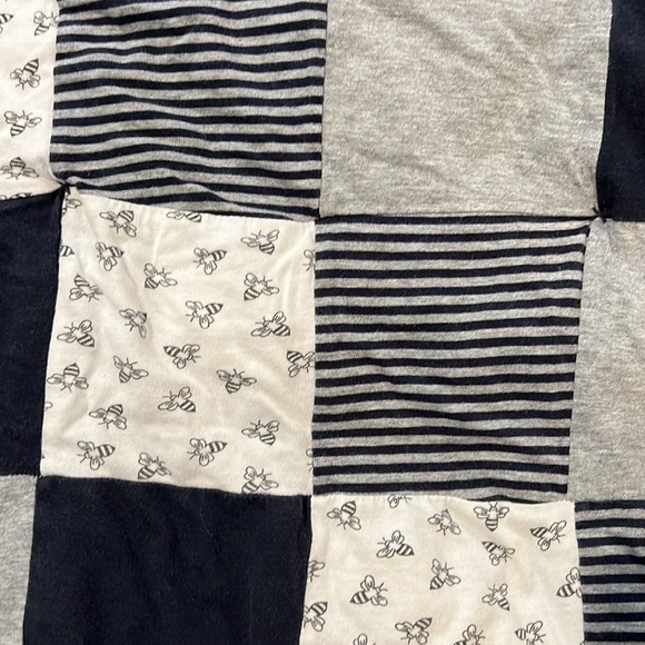 Burt's Bees Baby Reversible 100% Organic Cotton Thick Quilt Blanket - Picture 3 of 9